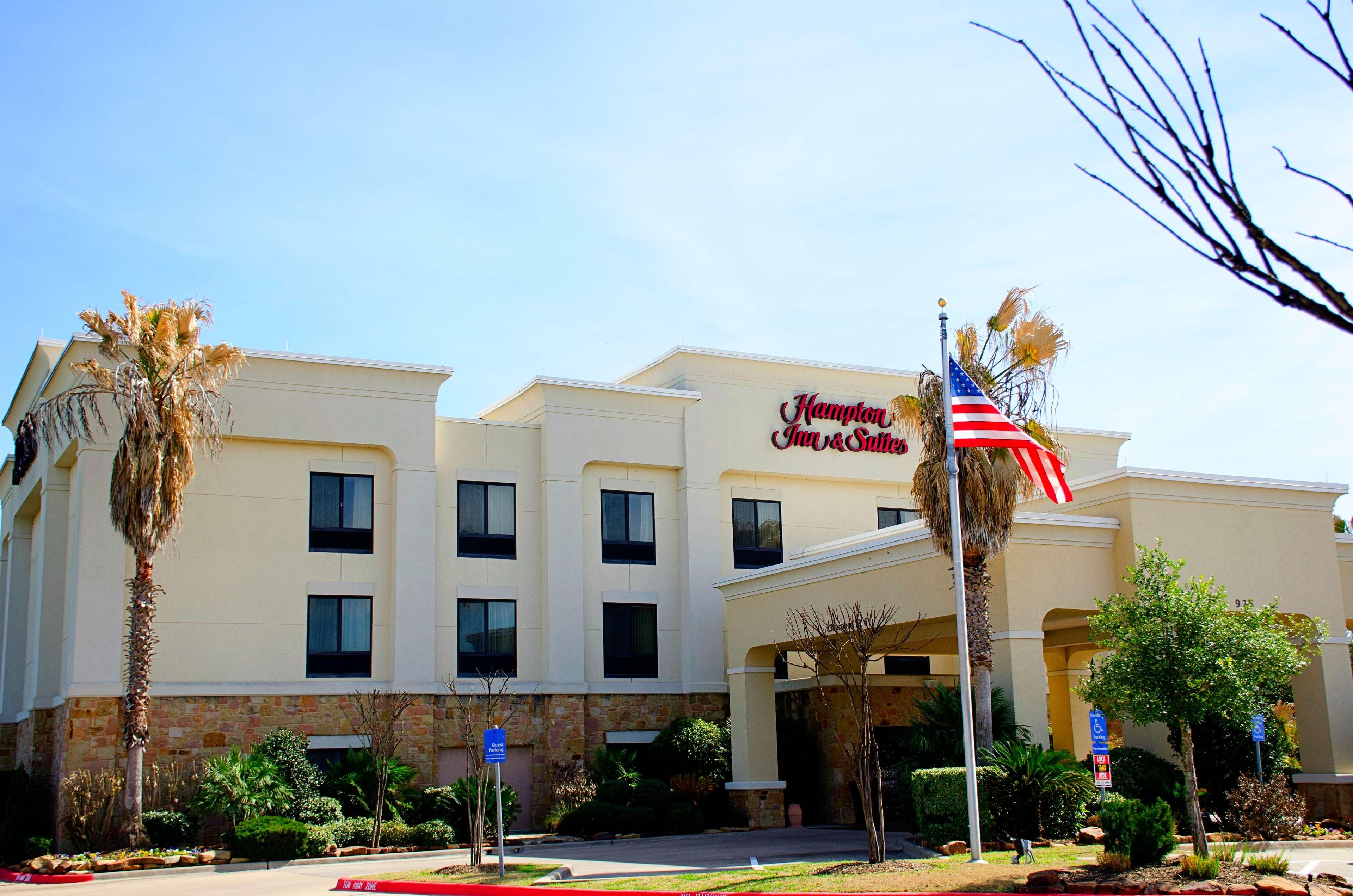 Hampton Inn & Suites College Station Exterior photo