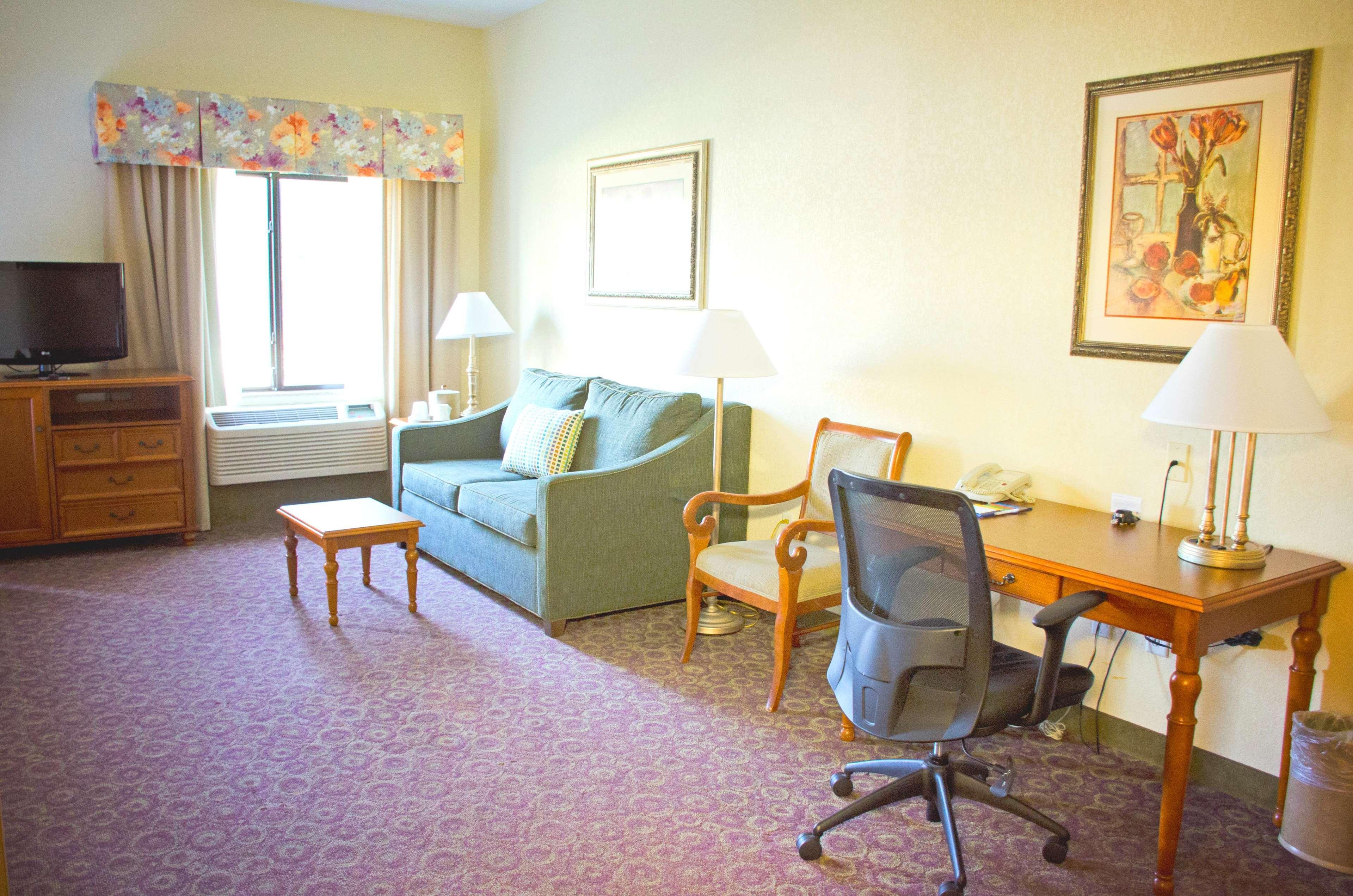 Hampton Inn & Suites College Station Exterior photo